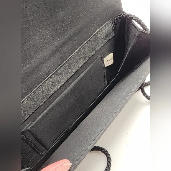 Elegant Black Beaded Women's Evening Bag - Picture 8 of 8